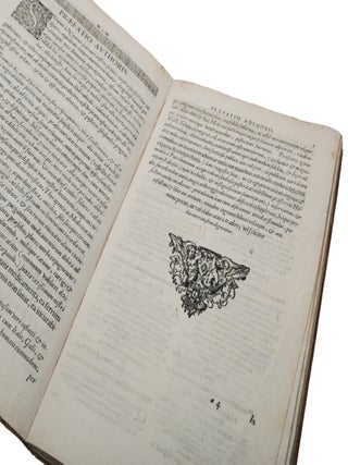 Χειροπλοθήκη, seu armamentarium chirurgicum XLIII. tabulis aeri elegantissime incisis, nec ante hac visis, exornatum. Opus posthumum, Medicinae pariter ac Chirurgiae Studiosos perutile & necessarium, in quo tot, tam veterum ac recentiorum instrumenta ab authore correcta, quàm noviter ab ipso inventa, quot ferè hodie ad usitatas operationes manuales feliciter peragendas requiruntur, iusta & hac tenus semper desiderata magnitudine & applicandi modo, depicta reperiuntur, cum annexa brevi Tabularum descriptione, & sequentibus cautionibus ac curationibus Chirurgico-Medicis per omnes ferè corporis humani partes externas observatis.