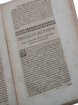 Dialogi physici, in quibus de motu terrae disputatur, marini aestus nova causa proponitur, necnon aquarum & mercurii supra libellam elevatio examinatur ...